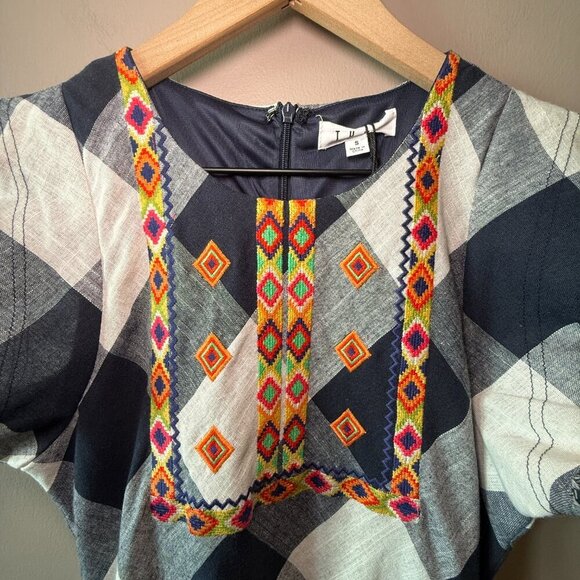 Women's NWT S THML Blue Plaid Aztec Embroidered Detail Front Dress - Picture 4 of 9